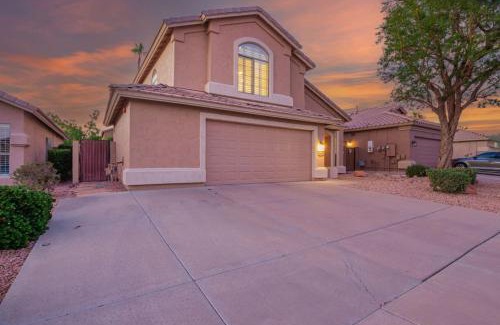 Vista Del Rincon House | Bright 3BR with Backyard Pool, BBQ Grill and Workspace