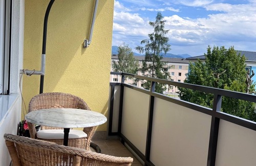 Taxham Apartment | Bright 4-room apartment with fantastic views of the Untersberg