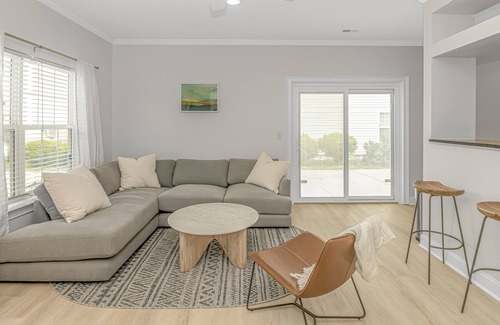 Myrtle Beach Villa | Bright 4BR Beach Home, Walk to Shore, Near It All