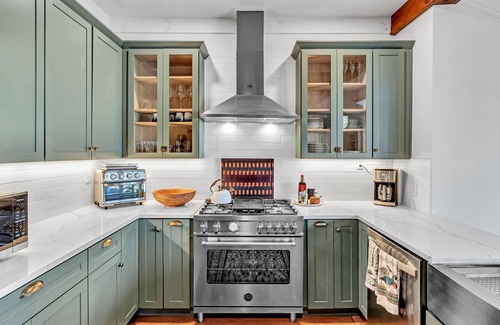Winston - Salem Cottage | Bright & Airy 1910 Cottage with 2 King Master Suites! Updated! Close to campus!