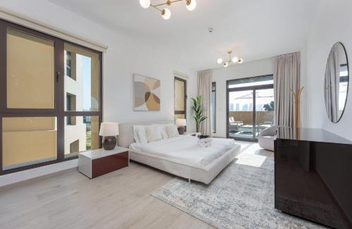 Umm Suqeim 3 Apartment | Bright & Airy 1BR in Asayel 2 - Fits 4 Comfortably