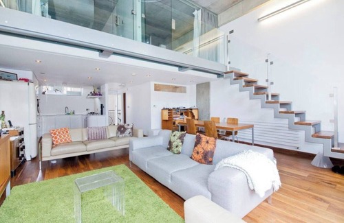 Hackney Apartment | Bright & Airy Botanical Loft | 2 Bed | Haggerston