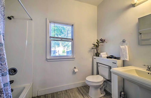 Historic Downtown Melbourne Cottage | Bright & Airy Escape: 3 Mi to Melbourne Beach