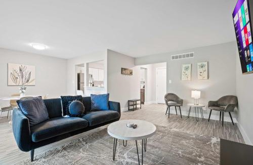 Rochester Apartment | Bright & Airy Urban Unit Walk to Everything