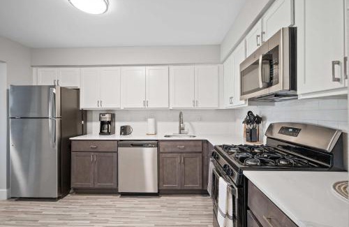 Rochester Apartment | Bright & Airy Urban Unit Walk to Everything
