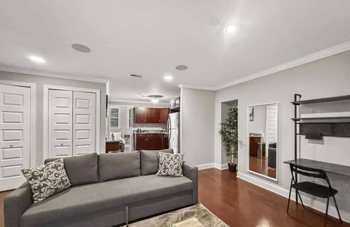Southwark Apartment | Bright and Airy 1BD in the Heart of Philly
