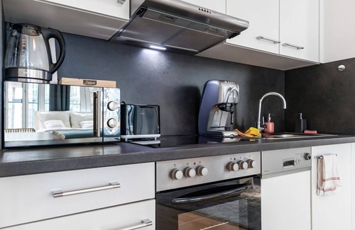 Erdberg Apartment | Bright and Airy 1BR Apartment/Close to Everything