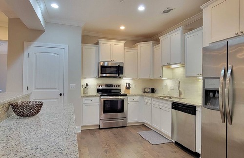 Epworth Acres House | Bright and Beachy Townhome, Sleeps 6