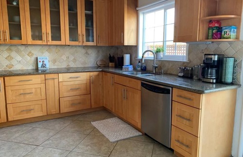 Central San Mateo House | Bright and Beautiful Craftsman in downtown San Mateo