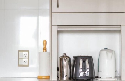 McMahons Point Apartment | Bright and Breezy Harbour Views at McMahons Point