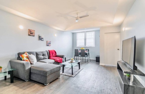 Kirkendall North Apartment | Bright and Modern 2BR Apartment with Netflix!