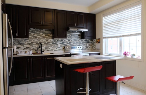 Markham House | BRIGHT and Comfy 4 Bed Home in Markham - close to lake and hiking trails