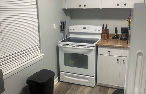 Hartford Apartment | Bright and Cozy 1-bedroom apartment in the West End of Hartford