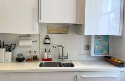 Gospel Oak Apartment | Bright and Luxury 2 Bed, 2 Bath Flat with Terrace