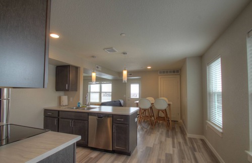 Farviews - Pattee Canyon Apartment | Bright and Modern 2 bedroom apartment with an AMAZING deck!