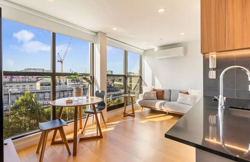 Newton Apartment | Bright And Modern Apartment On K Road!
