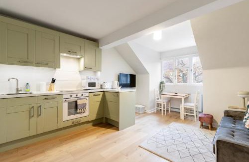 Hackney Apartment | Bright and modern Clapton loft