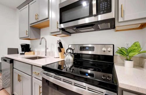 Downtown Louisville Apartment | Bright and Modern Studio in Louisville # 103