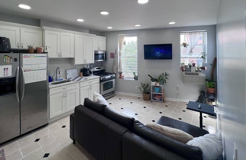 McGinley Square Apartment | Bright and Open! 20 Minutes to NYC 15 Minutes to EWR