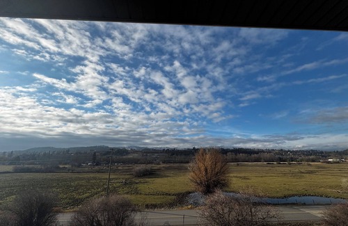 Central Okanagan House | Bright and peaceful, great location.