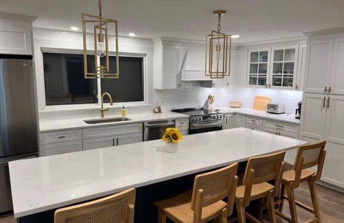 North Windham House | Bright and Peaceful 6 Bedroom Home on Sebago Lake