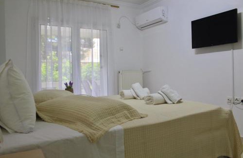 Varkiza Apartment | Bright and Peaceful Apartment near Varkiza beach