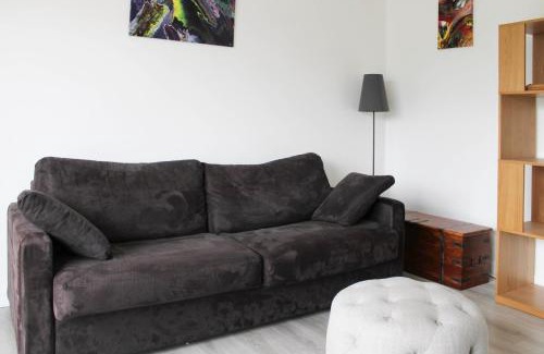 Bagnolet Apartment | Bright and pleasant studio near city center