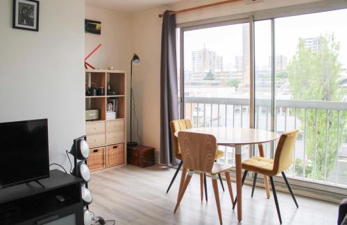Bagnolet Apartment | Bright and pleasant studio near city center