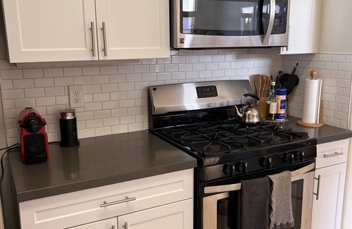Sawtelle Condo | Bright and quiet LA condo on the top floor.