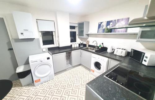 Penge Apartment | Bright and Spacious 2-Bedroom Apartment in London - Your Home Away from Home