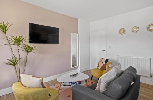 Saltash Apartment | Bright and Spacious 2 Bed Apartment in Saltash