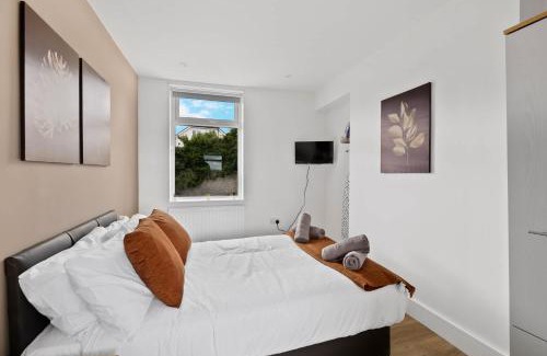 Saltash Apartment | Bright and Spacious 2 Bed Apartment in Saltash
