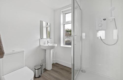 Saltash Apartment | Bright and Spacious 2 Bed Apartment in Saltash