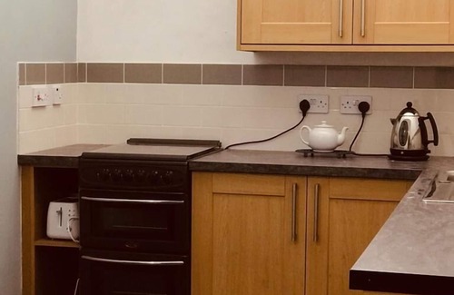 Tideswell Apartment | Bright and spacious holiday apartment in Tideswell with free Wifi