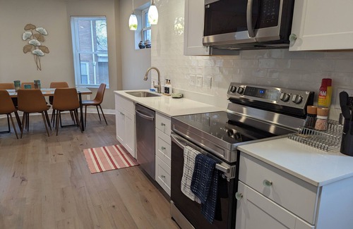 Mount Auburn House | Bright and Spacious 5 BR Home Close to downtown. Pet-Friendly!