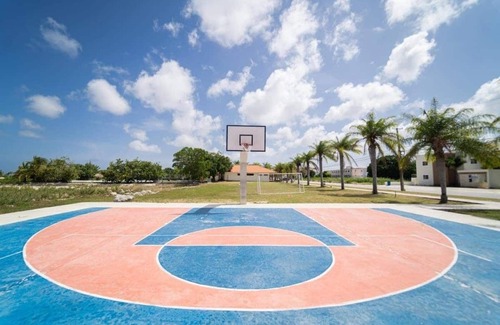 Punta Cana Villa | Bright Apartment at Punta Cana Wifi/ac/elect/iron/parking