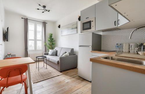 Aubervilliers Apartment | Bright apartment for 2 people just ouside Paris