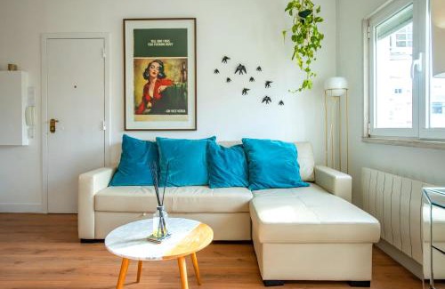 Santo Condestavel Apartment | Bright Apartment in Lisbon
