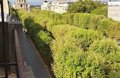 Quartier de l'Ecole-Militaire Apartment | Bright apartment near Invalides and St Germain des Prés