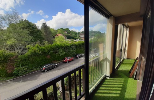 Figeac Apartment | Bright apartment near the center