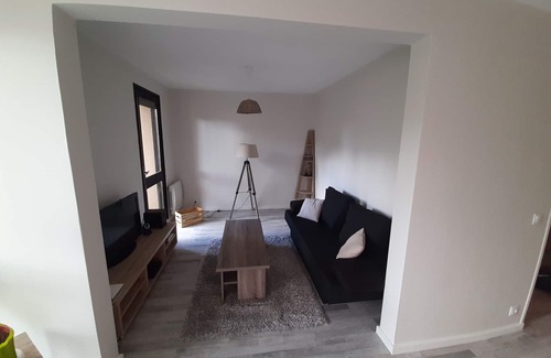 Figeac Apartment | Bright apartment near the center