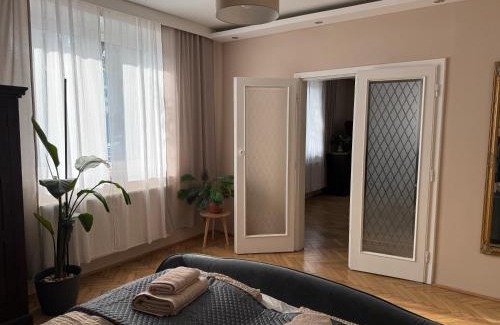 Meidling Apartment | Bright apartment with parking near Schönbrunn