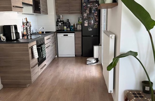 Quartier Grammont Apartment | Bright apartment with terrace Private parking