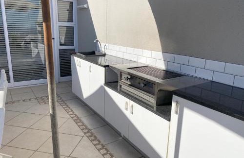 Milnerton Apartment | Bright apartment