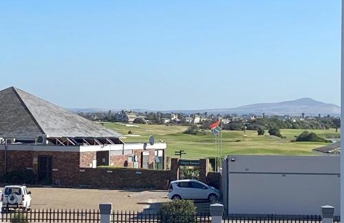 Milnerton Apartment | Bright apartment