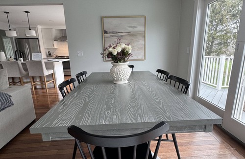 Newport East House | Bright Beach Cottage, renovated 3 bedroom, large private sunny deck!