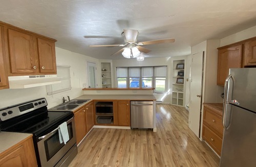 Clarksville Cottage | Bright & Beachy 3 Bedroom Home in Quiet Beach Town, sleeps 10+