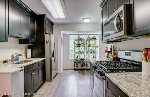 Highlands House | Bright Beautiful Townhouse, Walk To Beach & Ferry!