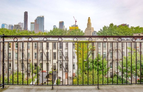 Boerum Hill Apartment | Bright Boerum Hill 2BR w/ W/D, Balcony & Roof, nr BAM, by Blueground