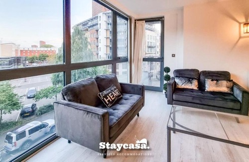 Castlefield Apartment | Bright Central Apt With Balcony & Secure Parking